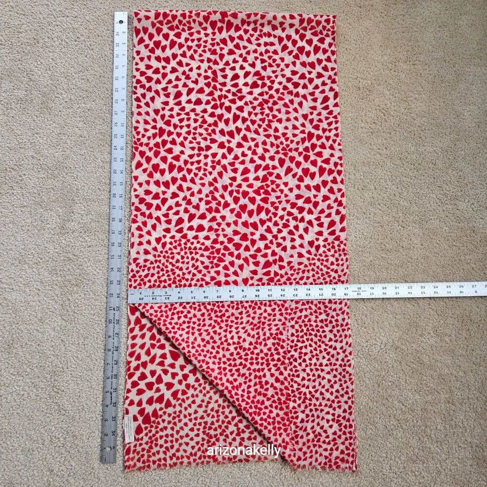 100% Wool Oblong Scarf With Heart Design - Picture 2 of 10
